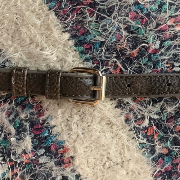 Antik Kraft crossbody purse in brown faux leather with gold colored hardware - Picture 9 of 15